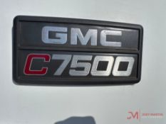 2002 GMC C7500 FLATBED TRUCK