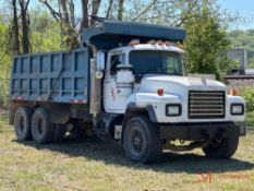 1996 MACK T/A DUMP TRUCK