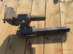 HITCH INSERT VISE