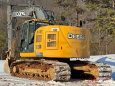 JOHN DEERE 245G LC HYDRAULIC EXCAVATOR