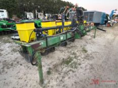 JOHN DEERE 1700R 6-ROW PLANTERS,