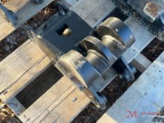 (1) EXCAVATOR COUPLER