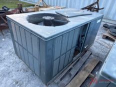 COMMERCIAL AC UNIT