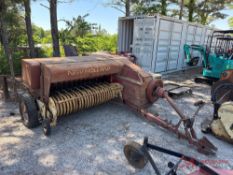 NEW HOLLAND 277 SQUARE BALLER