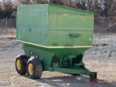 JOHN DEERE PULL GRAIN CART