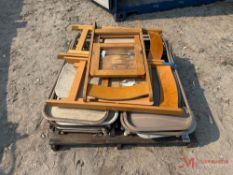 PALLET OF VARIOUS EVENT CHAIRS