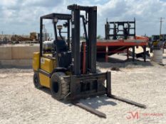 YALE STRAIGHT MAST FORKLIFT