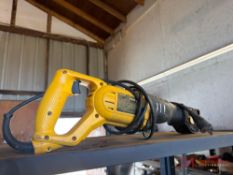 DEWALT DWE304 ELECTRIC RECIPROCATING SAW