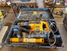 DEWALTD25501 ELECTRIC HAMMER DRILL W/ CASE