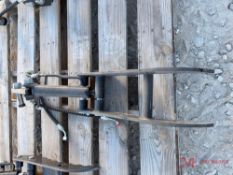 HYDRAULIC THUMB MINI EXCAVATOR ATTACHMENT