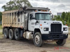 1988 MACK RD688S TRI-AXLE DUMP TRUCK