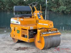 2004 LEEBOY 300B SMOOTH DRUM ROLLER