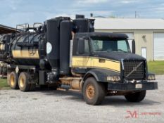 2002 VOLVO VAC TRUCK