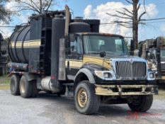 2005 INTERNATIONAL 7600 VAC TRUCK