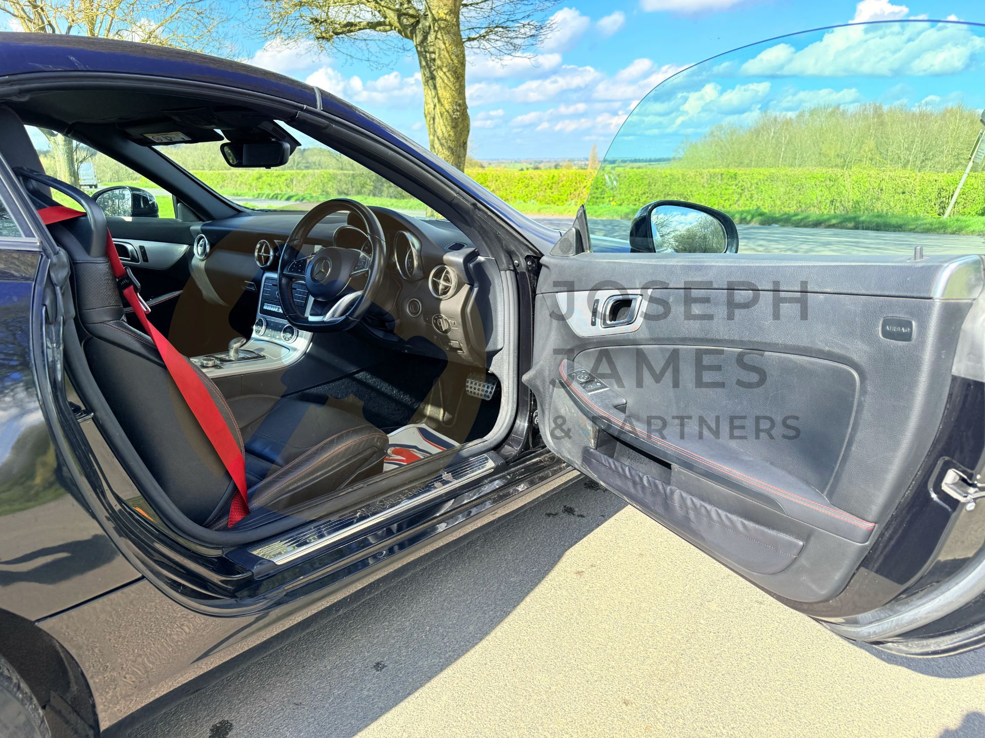 MERCEDES SLC 250d AMG - LINE 