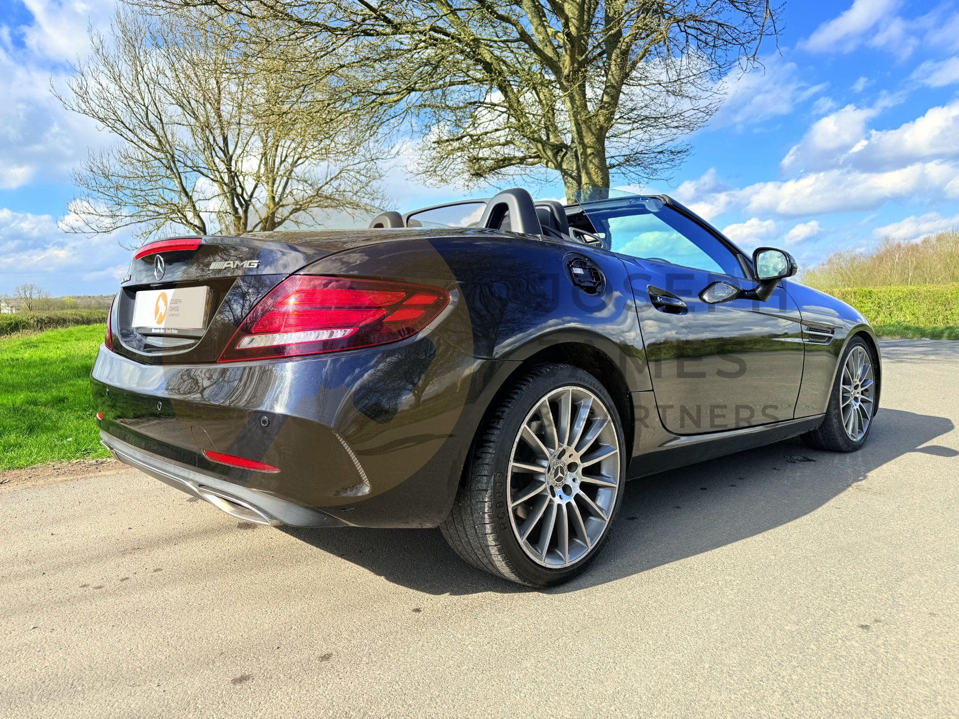 MERCEDES SLC 250d AMG - LINE 