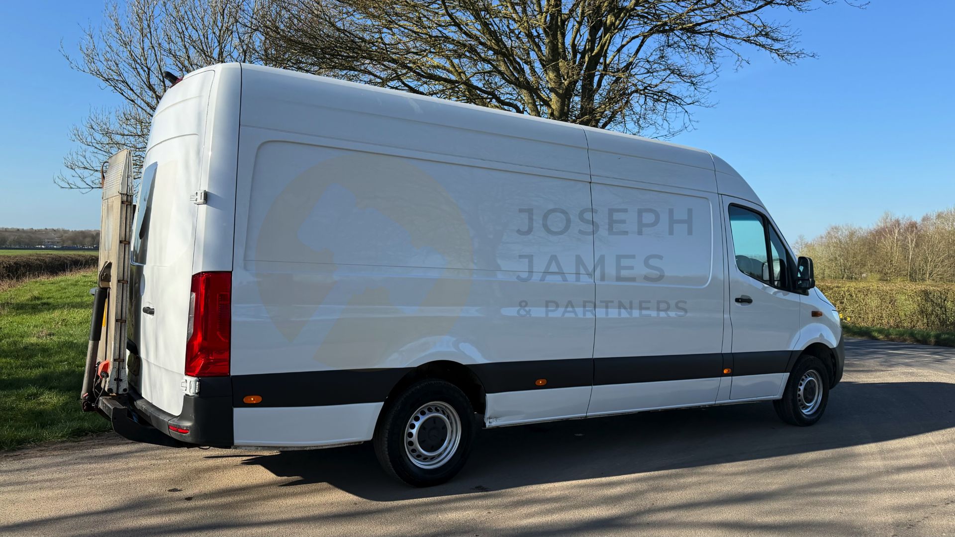 MERCEDES-BENZ SPRINTER 315 CDI *PROGRESSIVE* LWB HI-ROOF (2023 - EURO 6) *FITTED REAR TAIL-LIFT* - Image 13 of 40