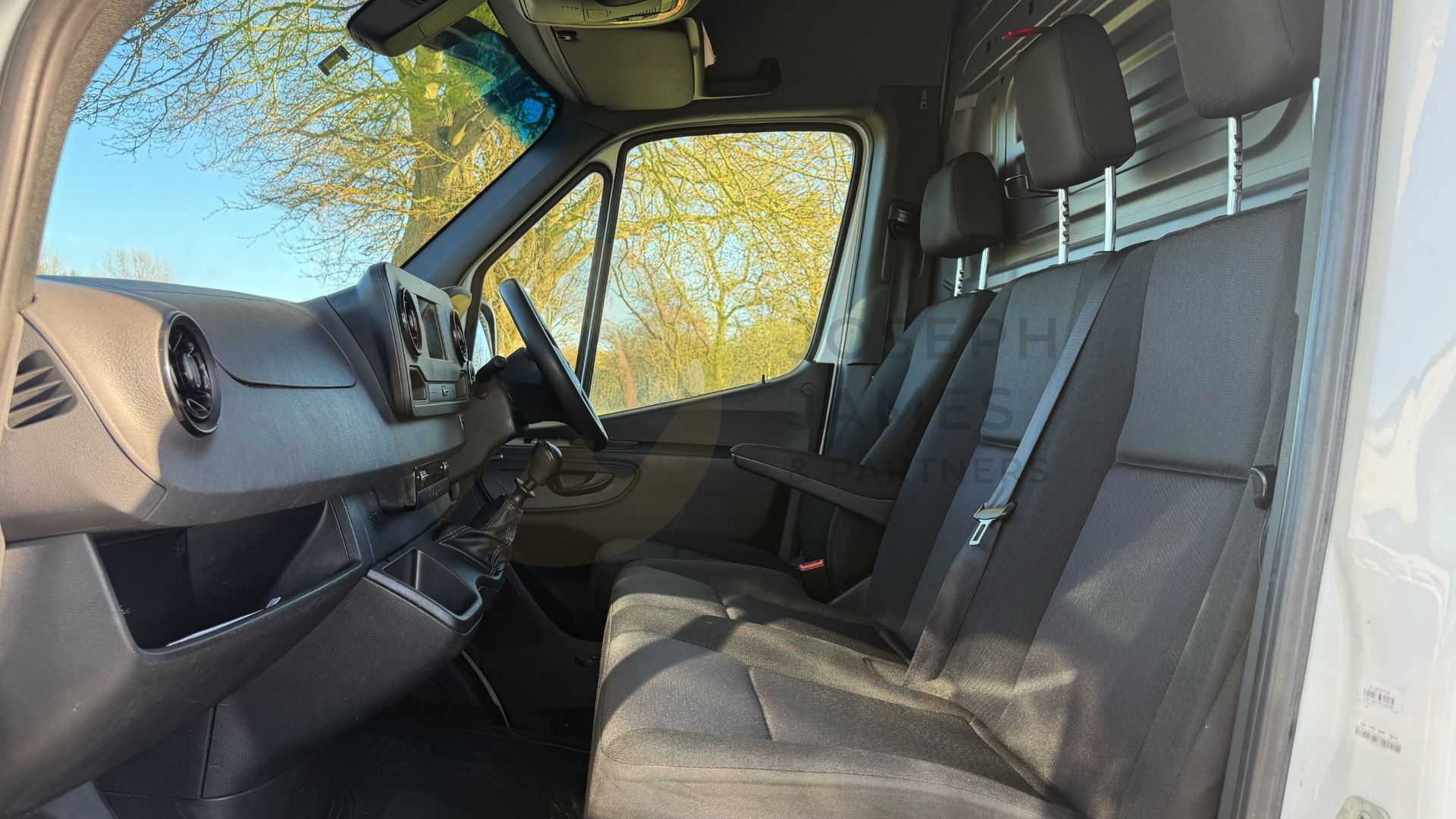 MERCEDES-BENZ SPRINTER 315 CDI *PROGRESSIVE* LWB HI-ROOF (2023 - EURO 6) *FITTED REAR TAIL-LIFT* - Image 21 of 40