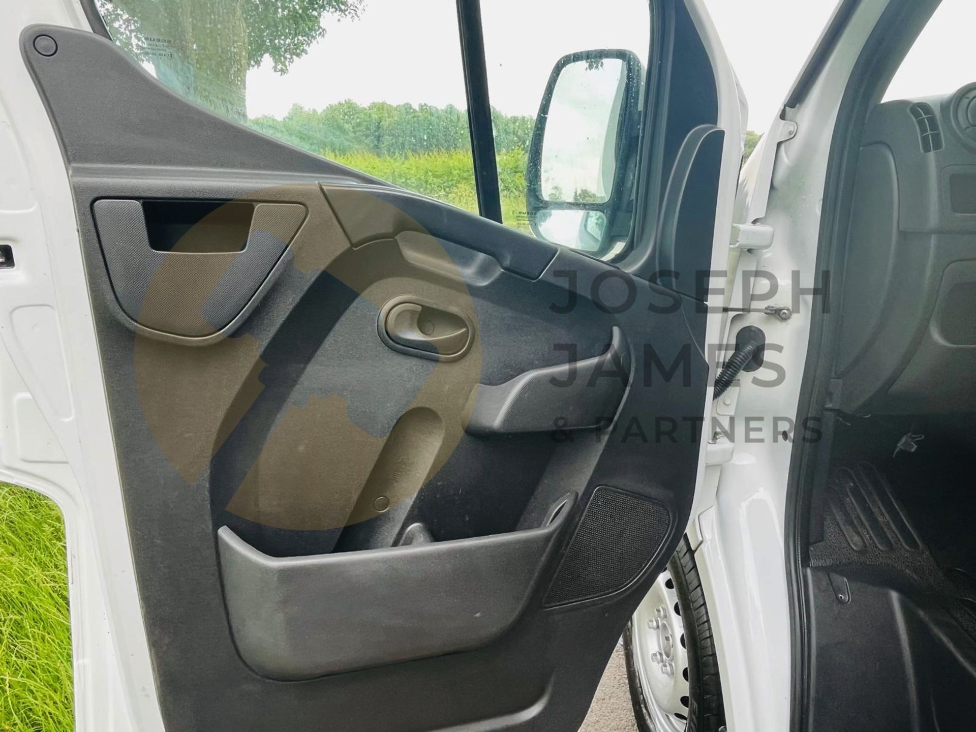 "ON SALE" RENAULT MASTER 2.3 DCI (125) BUSINESS LWB LOW LOADER LUTON - 19 REG - NO VAT!! - Image 26 of 32