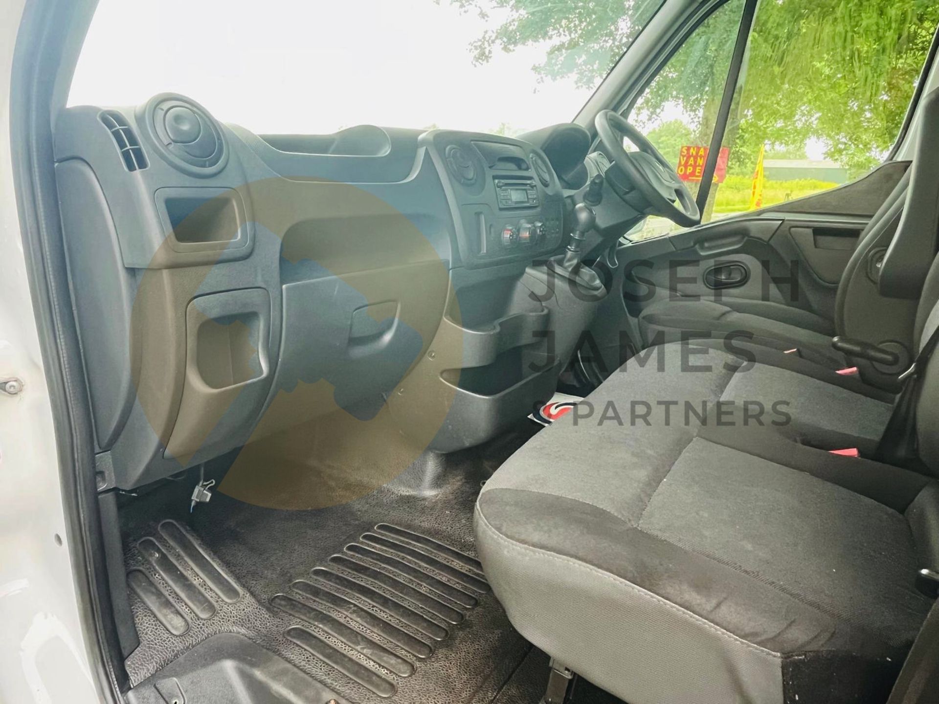 "ON SALE" RENAULT MASTER 2.3 DCI (125) BUSINESS LWB LOW LOADER LUTON - 19 REG - NO VAT!! - Image 27 of 32