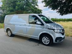 VOLKSWAGEN TRANSPORTER 2.0TDI "HIGHLINE" 70 REG - FACELIFT MODEL - AIR CON - ALLOYS - 1 OWNER