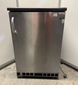 Catering Equipment & Stock Sale - Incl: Vac Line | Electric Peeler | Coffee Machines | Pizza Oven | Wines | Sprits | Bottle Fridges & More