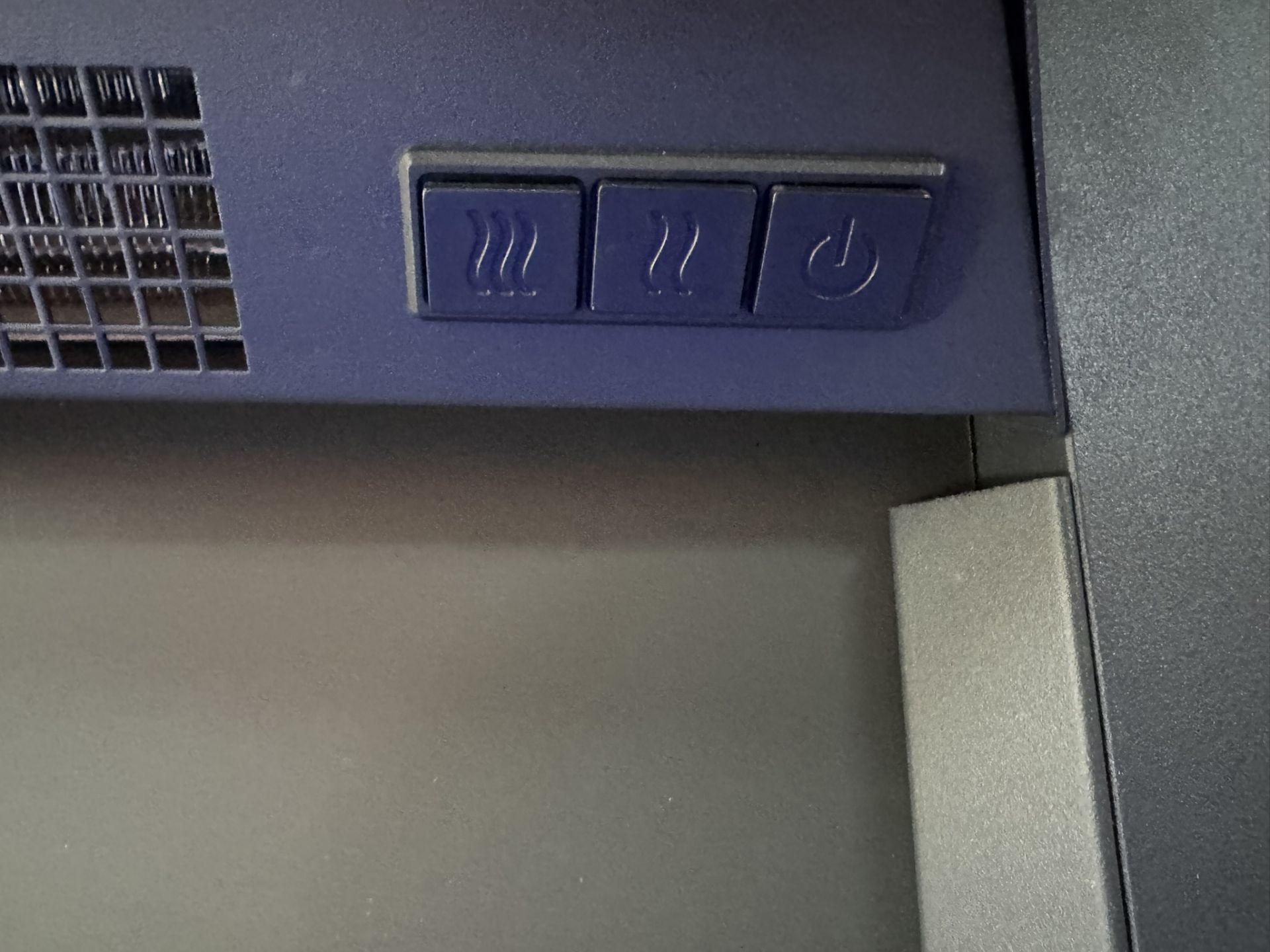 Ex Display Unbranded Electric Heater * Damaged As Pictured* - Image 6 of 7
