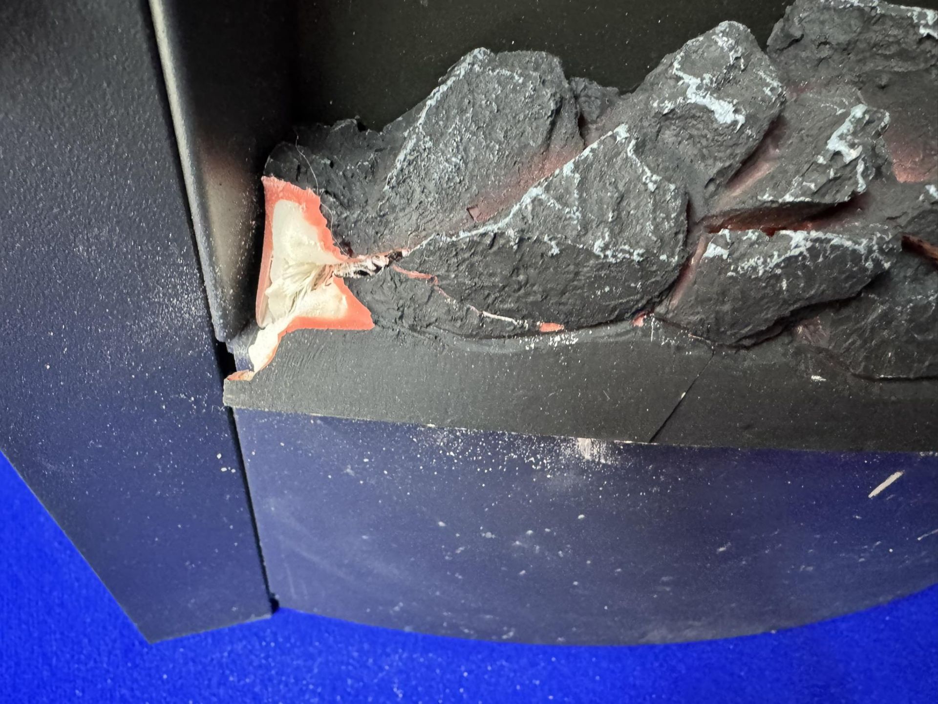 Ex Display Unbranded Electric Heater * Damaged As Pictured* - Image 4 of 7