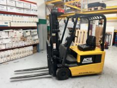 Caterpillar EP16 3-Wheel Electric Counterbalance Ride-On Fork Lift Truck