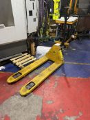 2,500 kg pallet truck