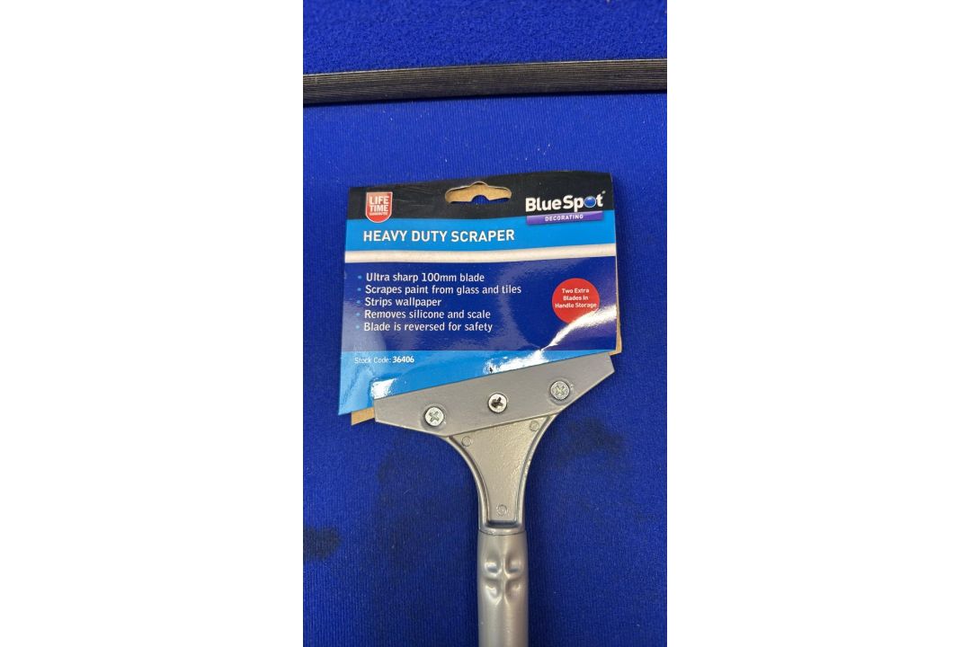 10 x BlueSpot Heavy Duty Scraper 100mm Blade, Lifetime Warranty, Handle Storage, Stock Code 36406 - Image 2 of 4
