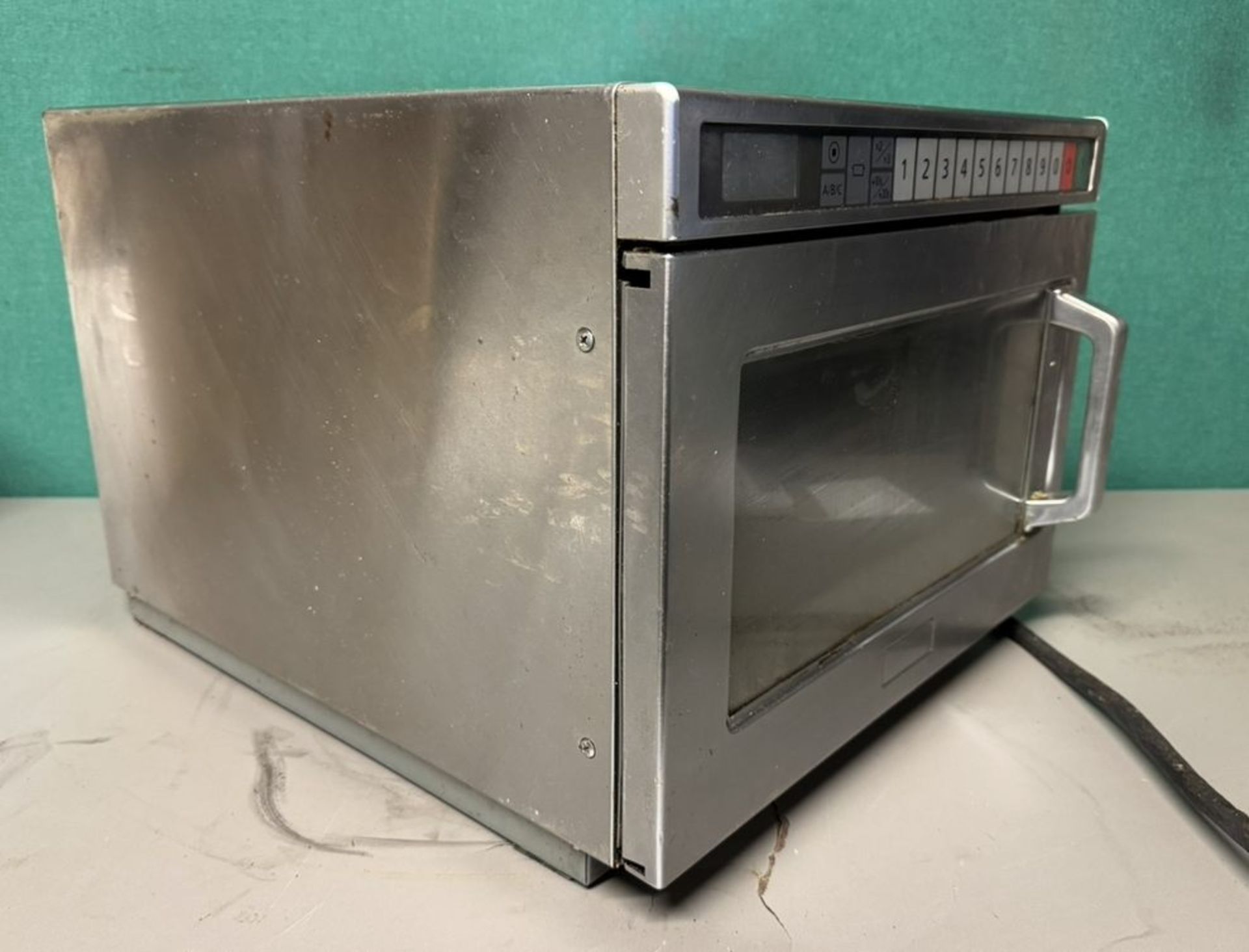 Panasonic NE-1856 230V Microwave Oven - Image 6 of 7
