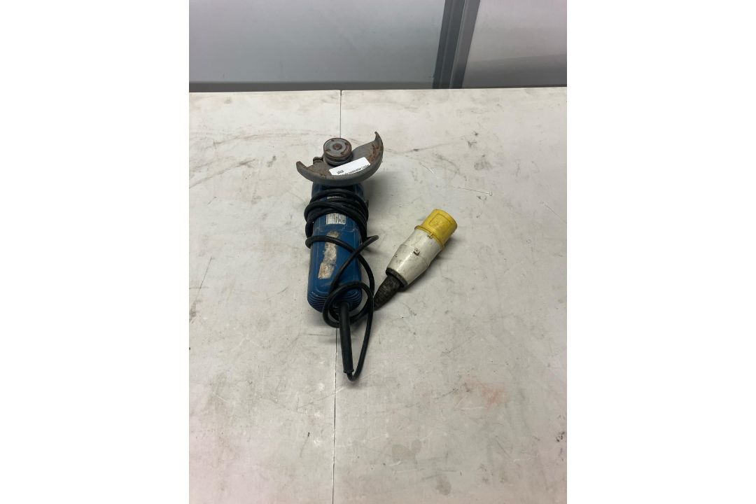 Bosch 1347 Angle Grinder, 4.5" Disc, 620W, 10,000 RPM, 110V, 6A - Image 1 of 3