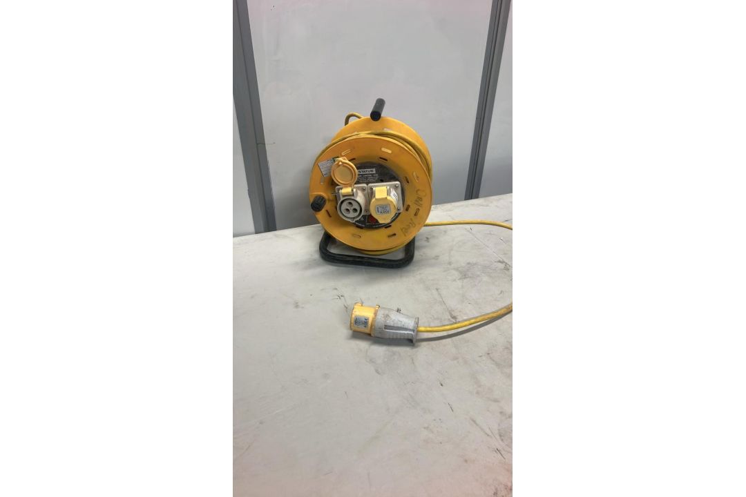 Status 2 Socket 110V 16A Industrial Extension Cord Reel - Image 3 of 3