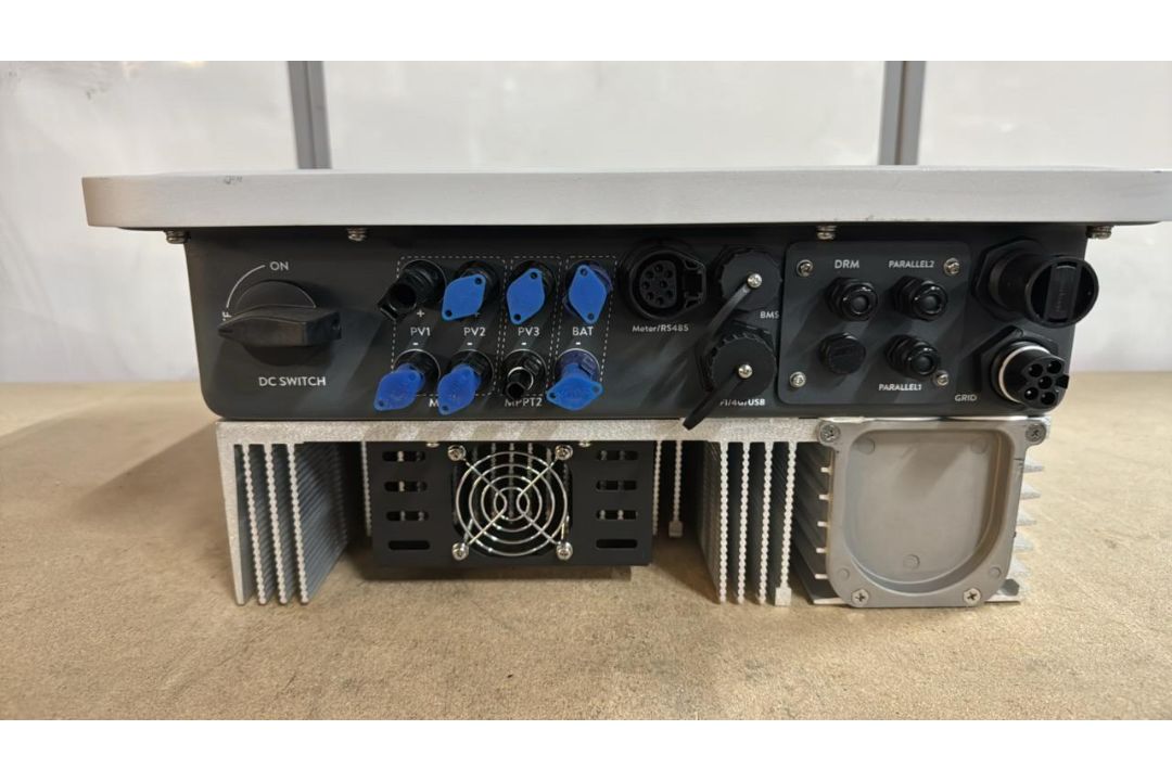 FOX ESS H3-10.0-E Hybrid Three-Phase Inverter, 10kW, 2 MPPTs, IP65 - Image 1 of 5