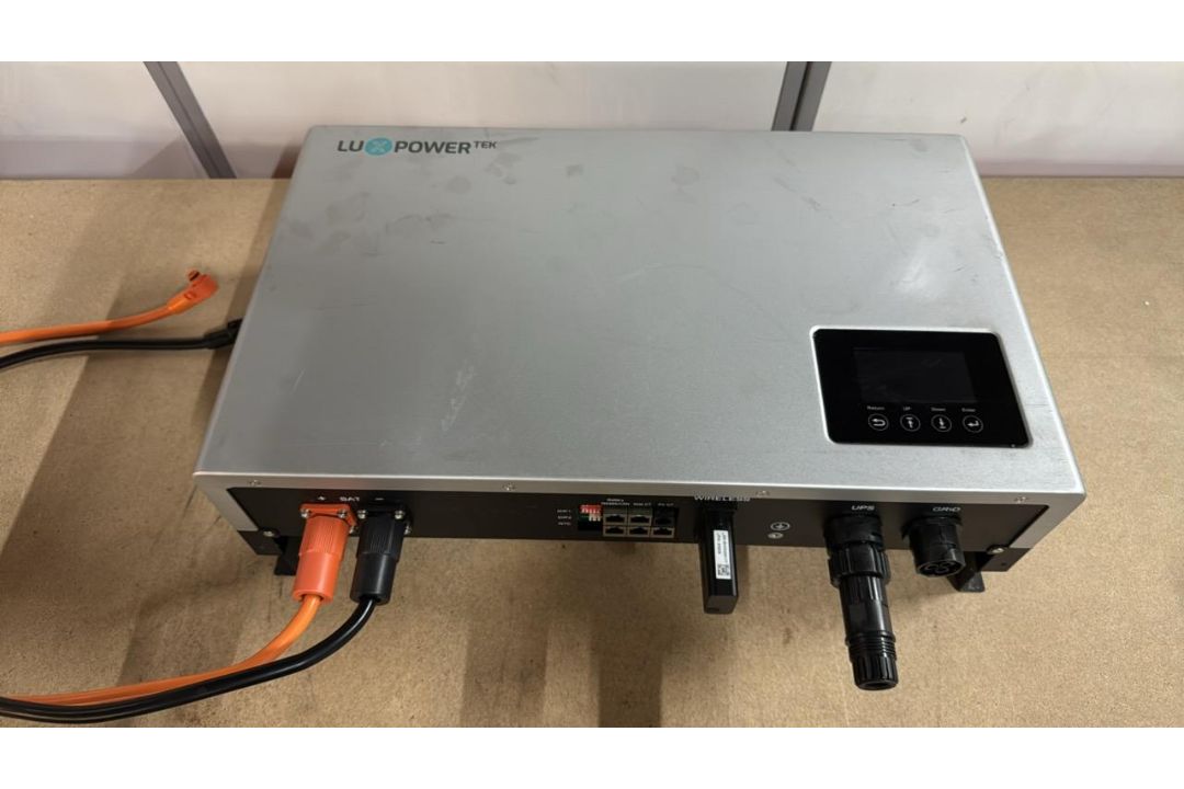 LUXPOWERTEK LXP 3600ACS AC Coupled ESS Inverter 3600W, IP65, 40–60V, SN: 3232060098 - Image 3 of 5