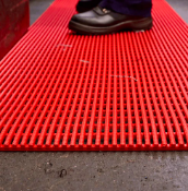 1x 0.9m x 10m RED ULTIMATE ANTI SLIP MATTING ROLL FOR SWIMMING POOLS OR WET SETTINGS - (CAGE PALLET)