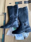 1 PAIR LADIES HIGH BLACK BOOTS SIZE 8