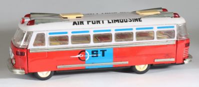 Konvolut China Spielzeug Airport Limousine Bus Jeep Polizeiauto