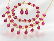 Armband/Ohrschmuck/Collier: attraktives Schmuckset mit ca. 52,2ct Rubinen