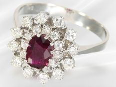 Ring: weißgoldener vintage Rubin/Brillant-Blütenring, ca. 2,3ct