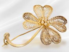 Antike, dekorative und aufwändig gefertigte goldene Blütenbrosche, verm. Danzig um 1920