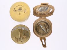 Antiker, militärischer Brunton Kompass und Taschensextant Stanley MK1, 1941