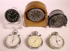 Taschenuhr/ Borduhr/Tischuhr: Konvolut Militäruhren, teilweise 2. WK