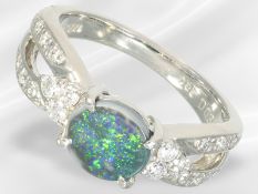 Ring: massiver Platinring mit australischem Blackopal und Brillanten