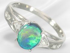 Ring: neuwertiger Platinring mit wertvollem Lightning Ridge Blackopal von 1,35ct