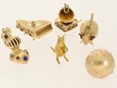 Ausgefallenes Konvolut goldene vintage Anhänger, ursprünglich am Bettlerarmband