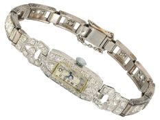 Armbanduhr: attraktive Art déco Damenuhr aus Platin mit Diamantbesatz, ca. 3ct, um 1920