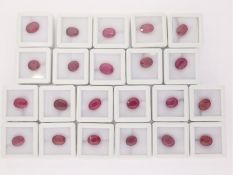 Rubine, 22 zertifizierte natürliche Rubine, ca. 110ct