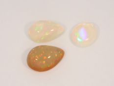 3 äthiopische Opale, zusammen 12,8ct